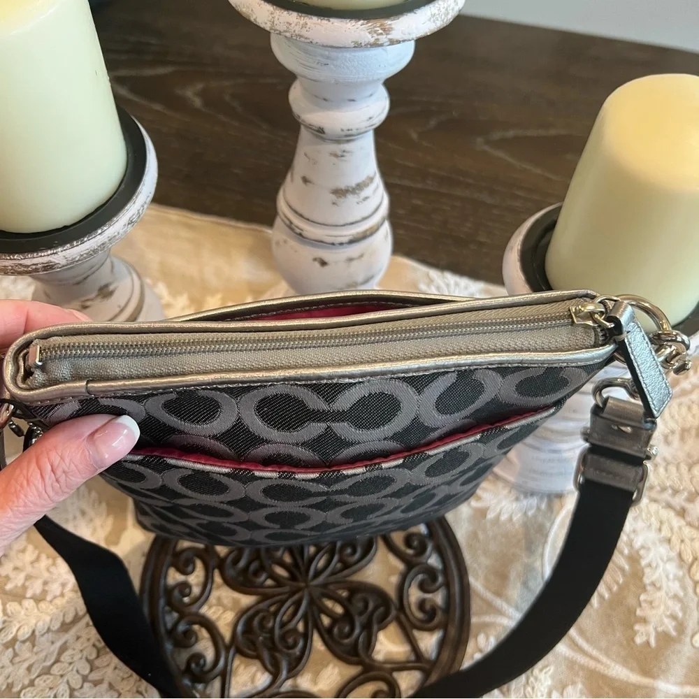 Coach Pop Art Crossbody Bag - EUC - Picture 5 of 10